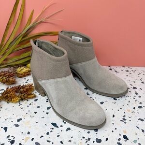 TOMS Taupe Lacey Ankle Suede Leather Women’s Desert Booties Sz 6.5